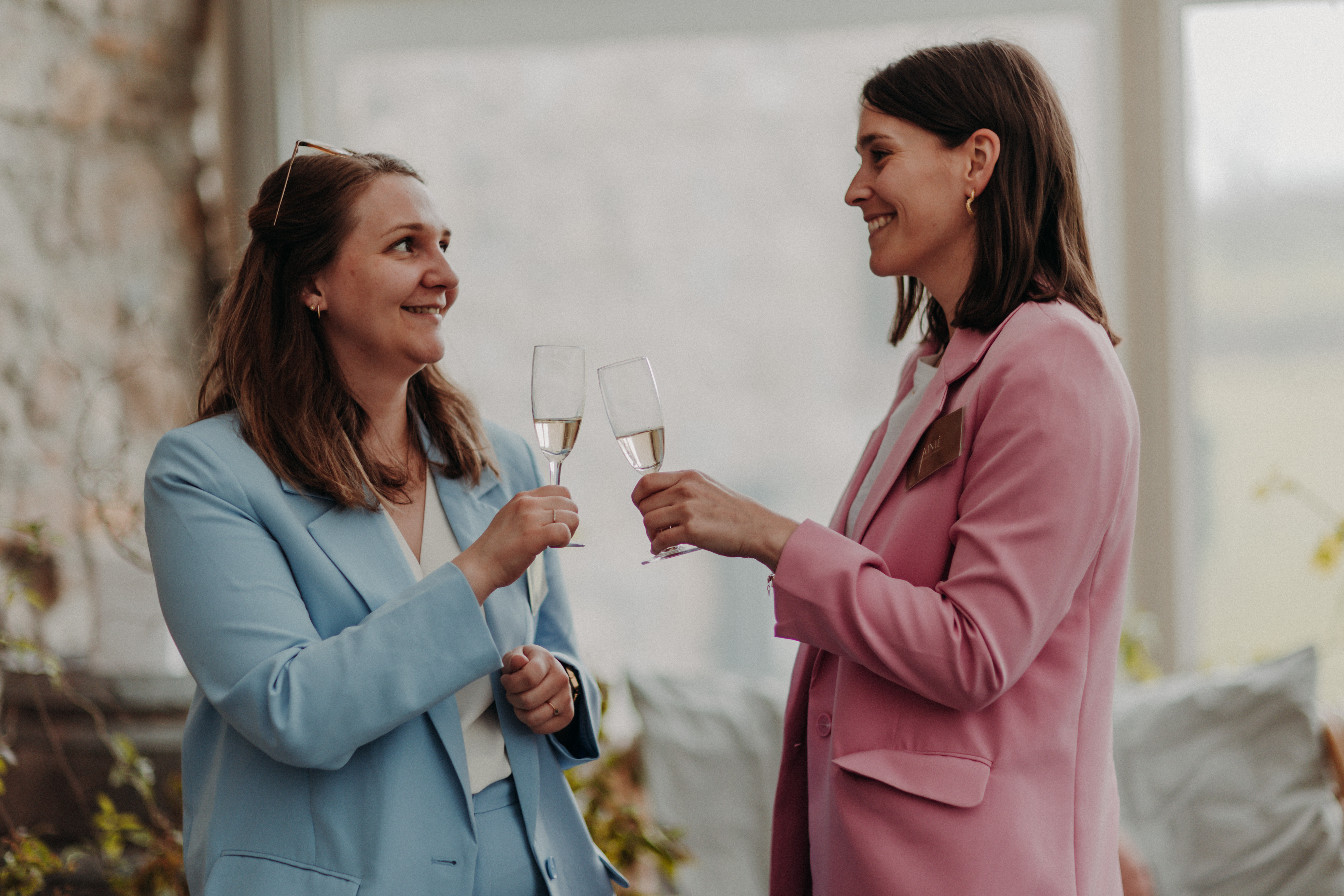 Verres de champagne bien remplis
