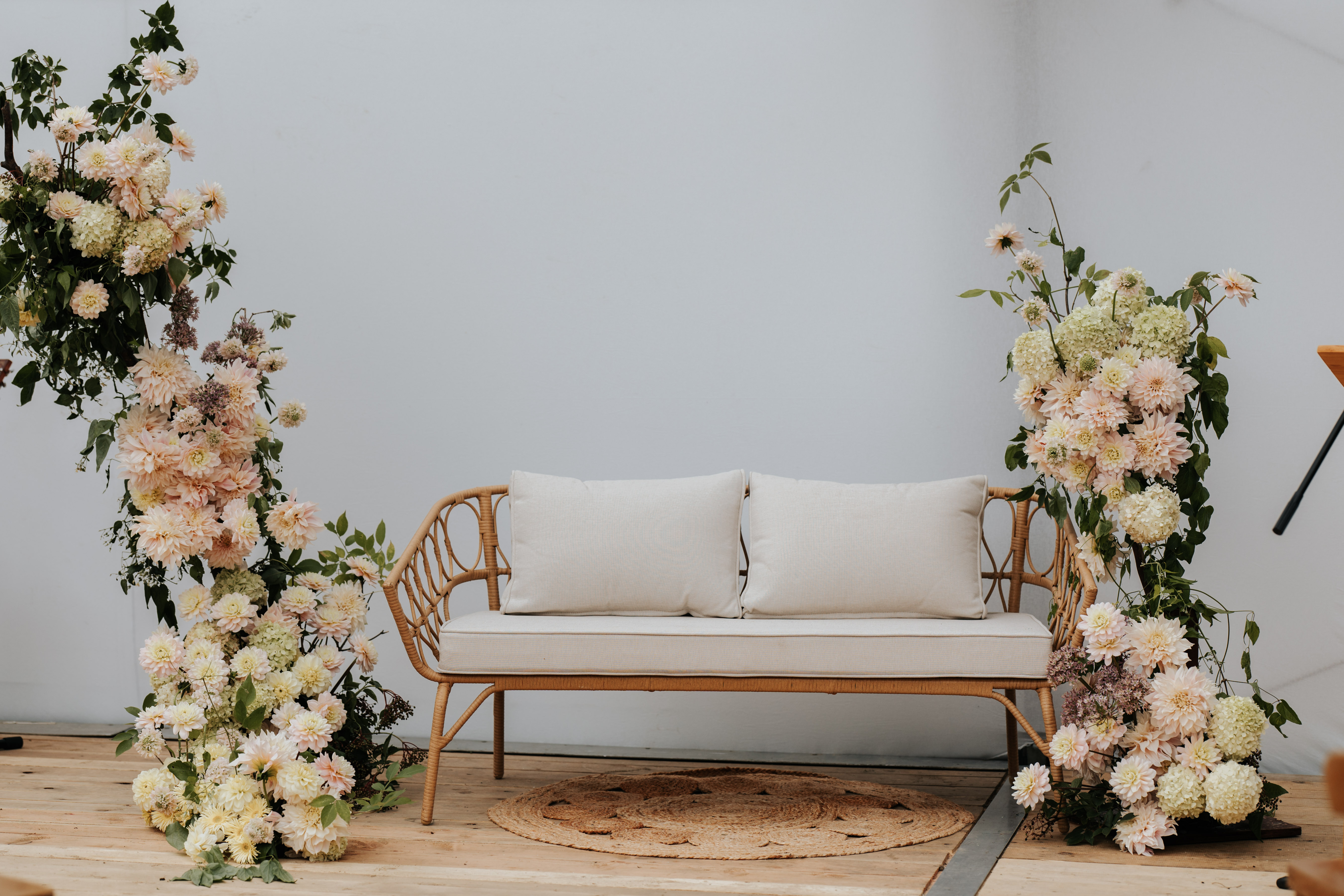 Bouquet de fleurs d'une jolie mariée
